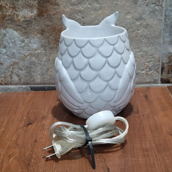 Yankee Candle Scenterpiece Owl Meltcup Warmer Lights Up LED Timer - Picture 3 of 9